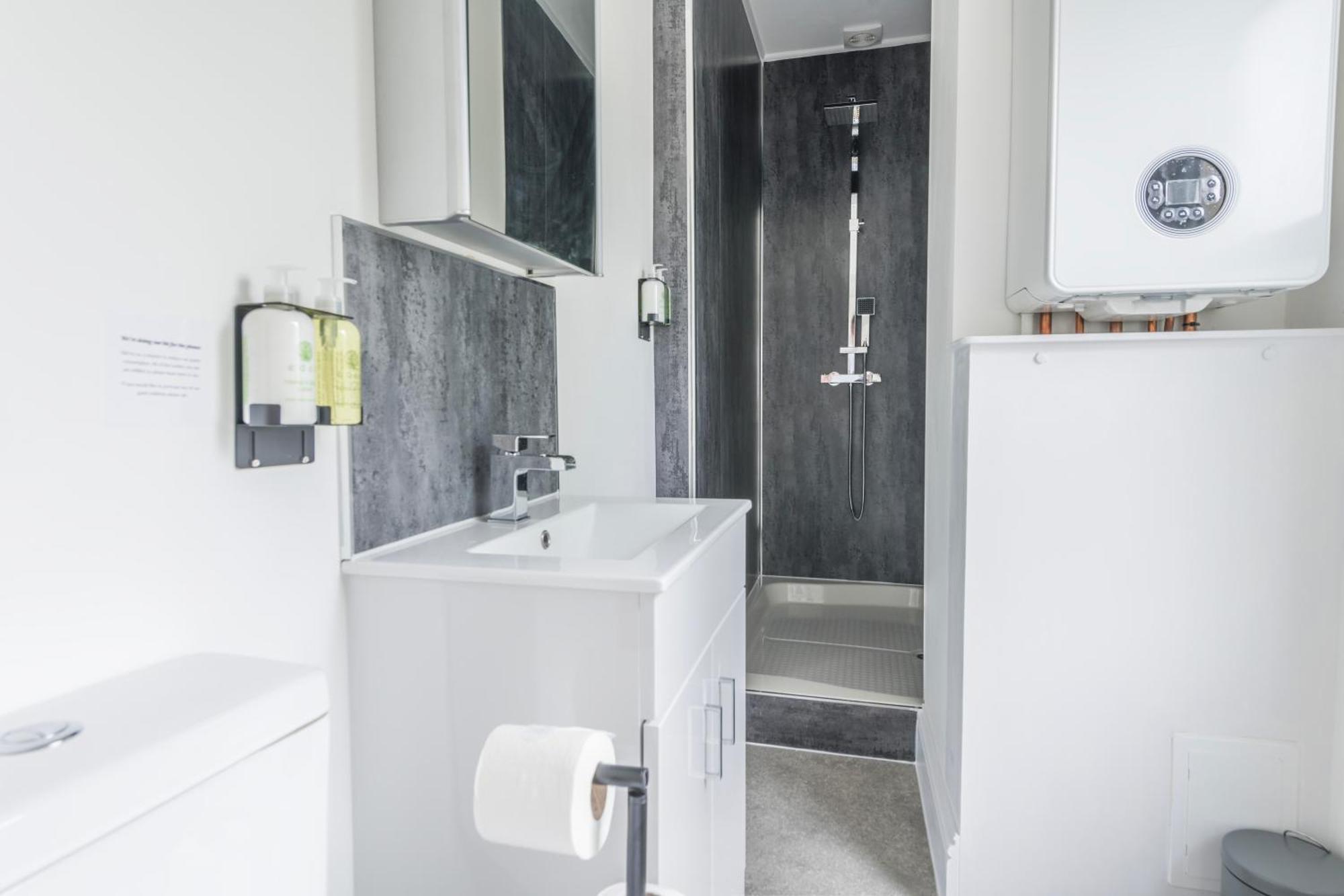 Skyfall With Free Parking For Families & Business By Prescott Apartments Bristol Buitenkant foto