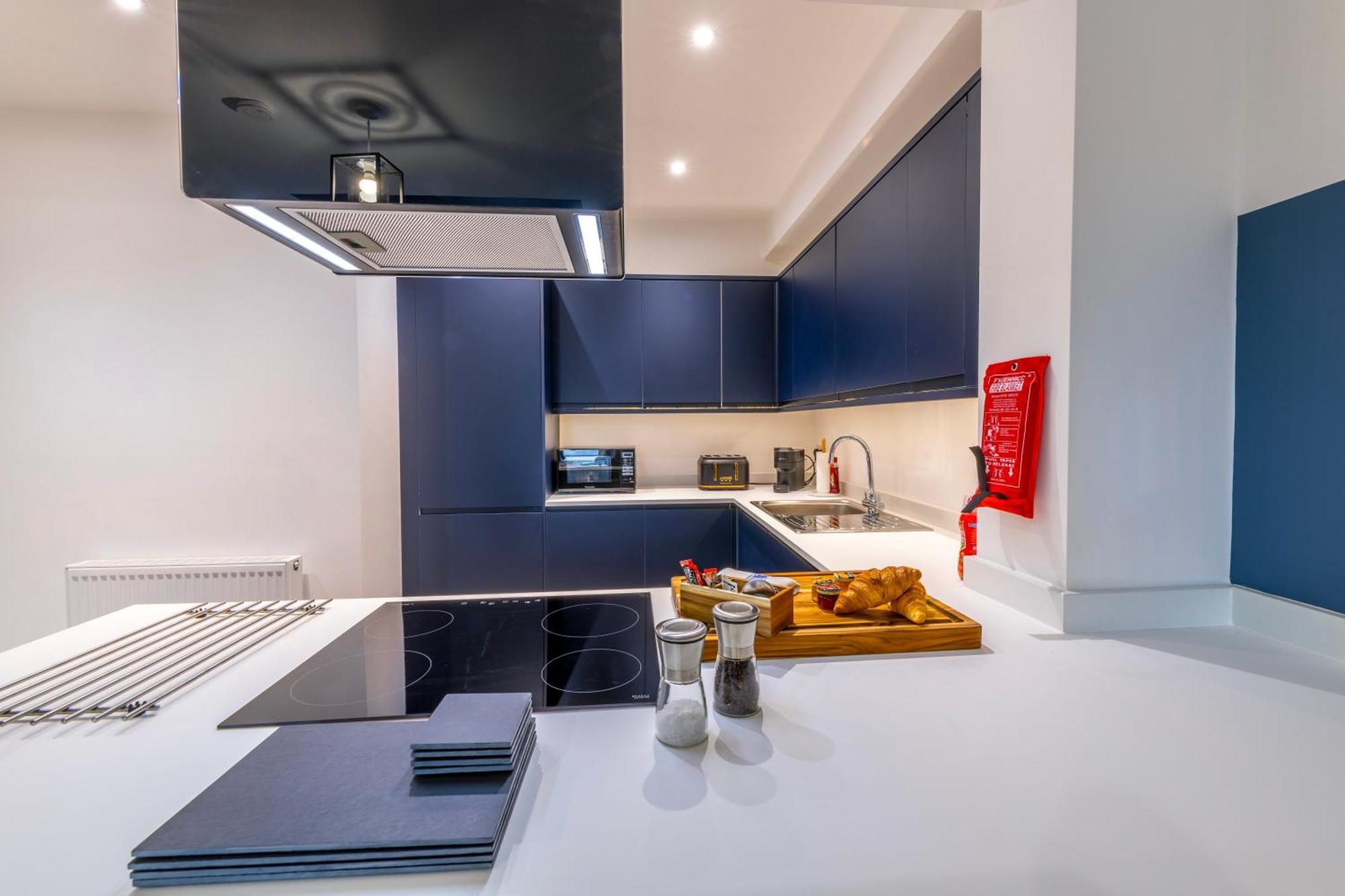 Skyfall With Free Parking For Families & Business By Prescott Apartments Bristol Buitenkant foto